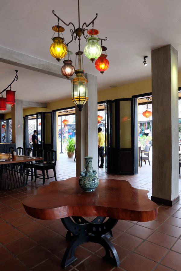 Inthira Thakhek Hotel Bagian luar foto