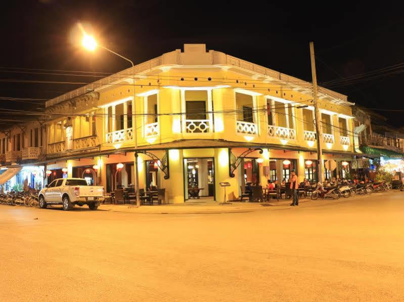 Inthira Thakhek Hotel Bagian luar foto