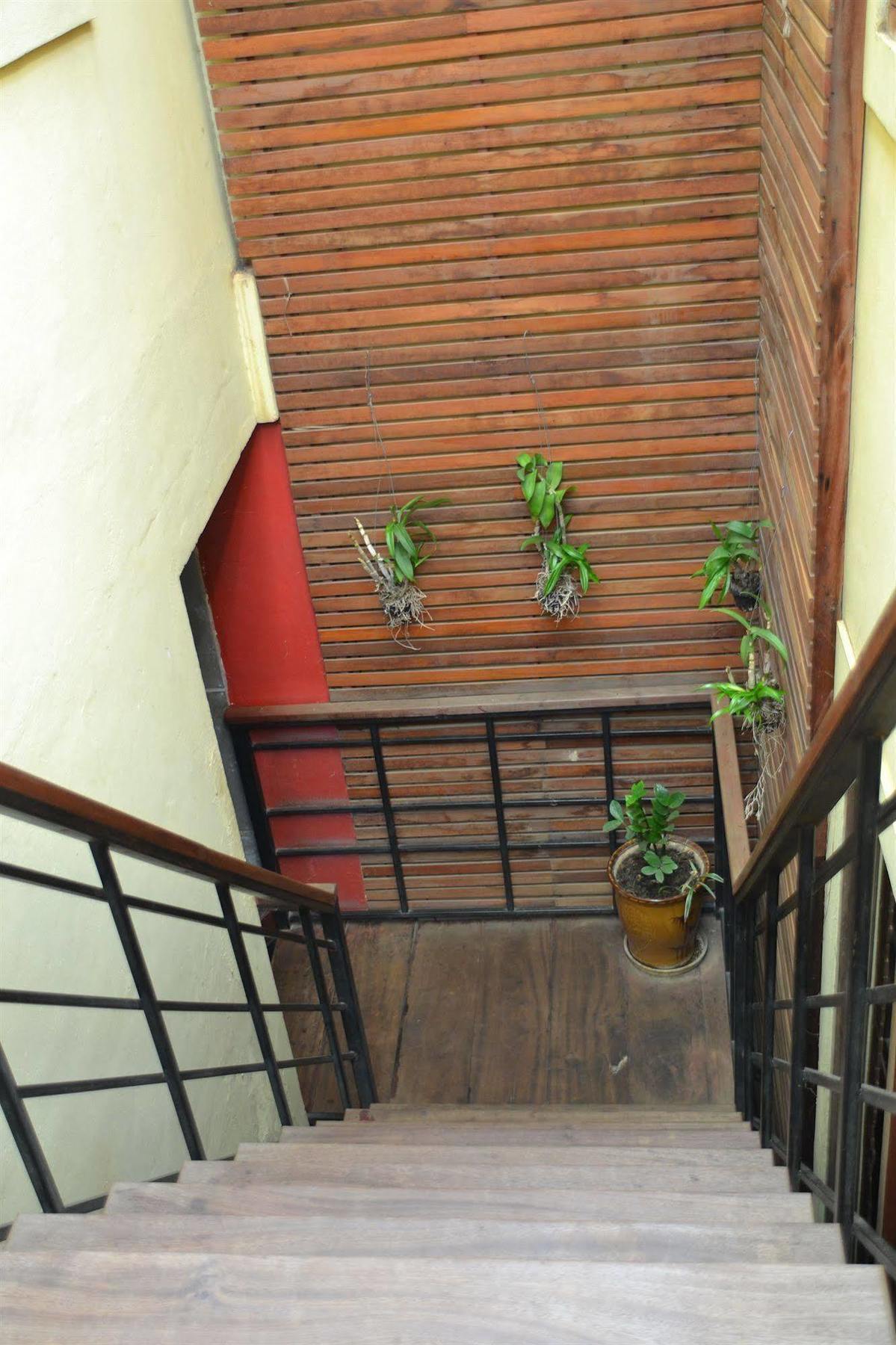 Inthira Thakhek Hotel Bagian luar foto