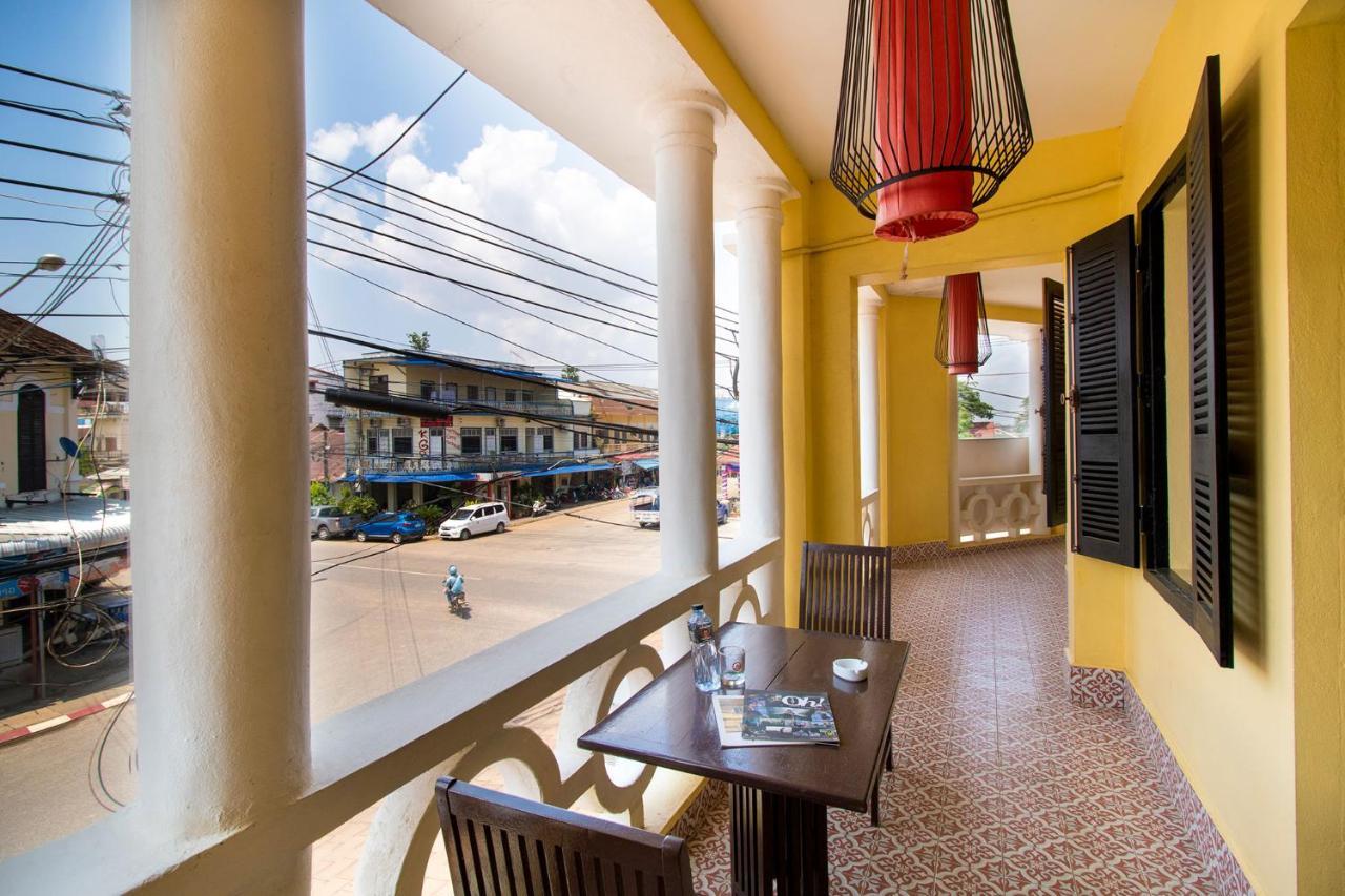 Inthira Thakhek Hotel Bagian luar foto