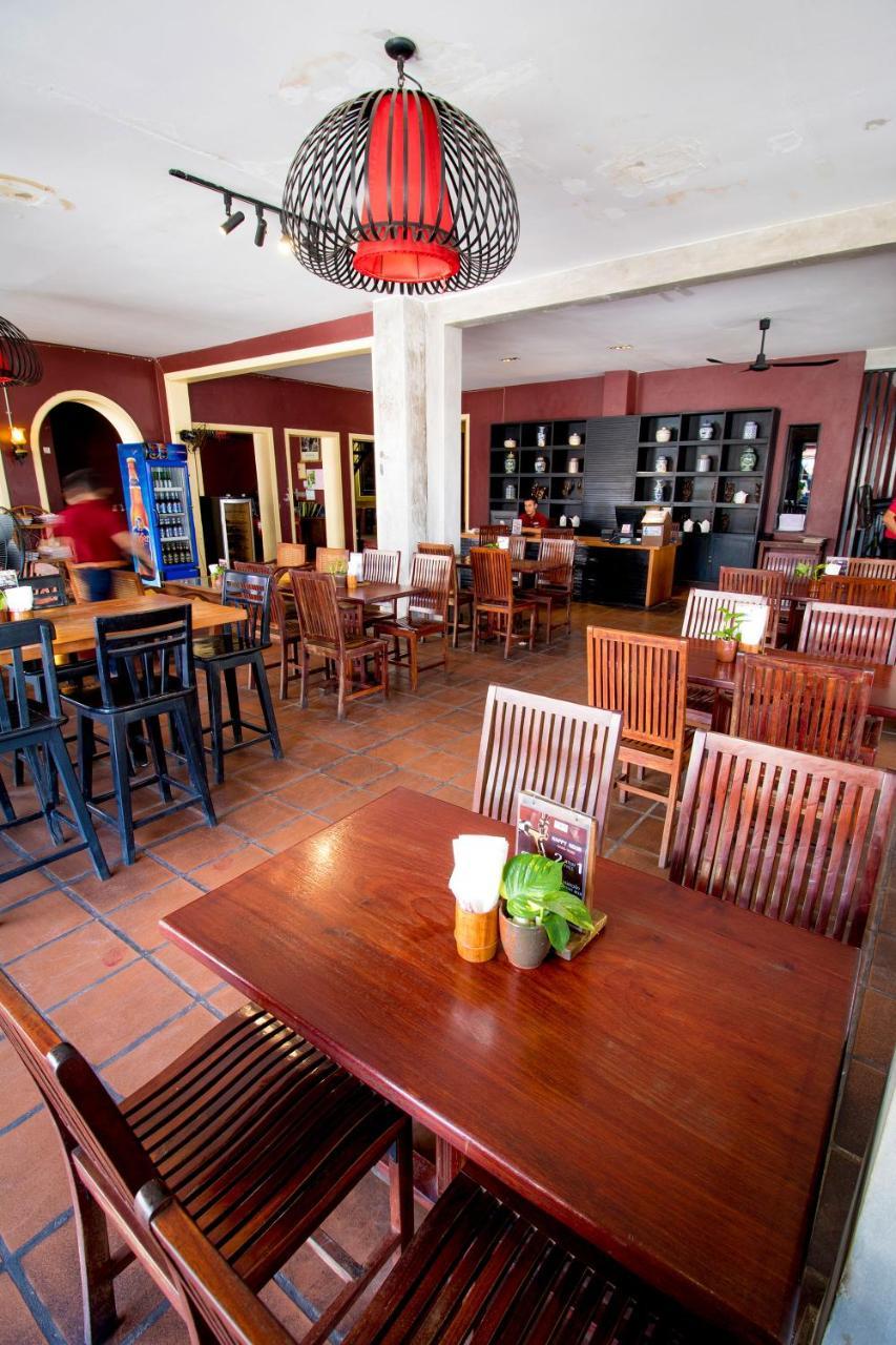 Inthira Thakhek Hotel Bagian luar foto