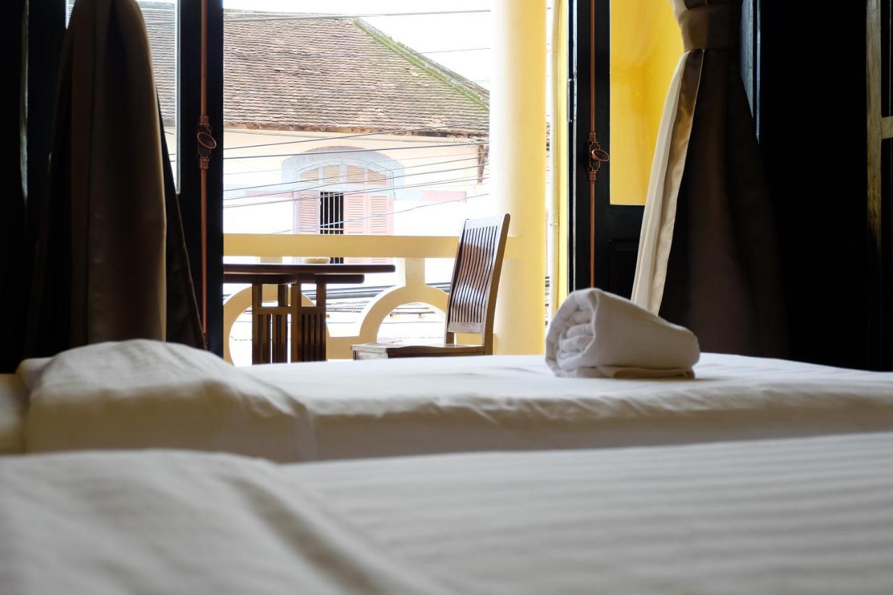 Inthira Thakhek Hotel Bagian luar foto